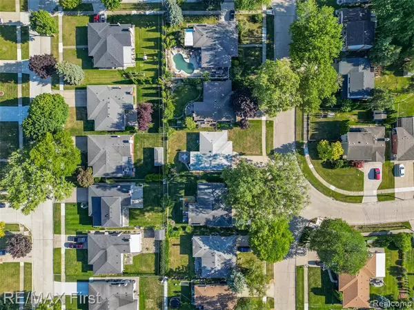 Sterling Heights, MI 48312,33552 Somerset Drive