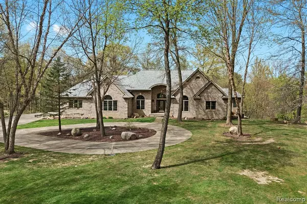 9997 APPLEGATE Lane, Brighton, MI 48114