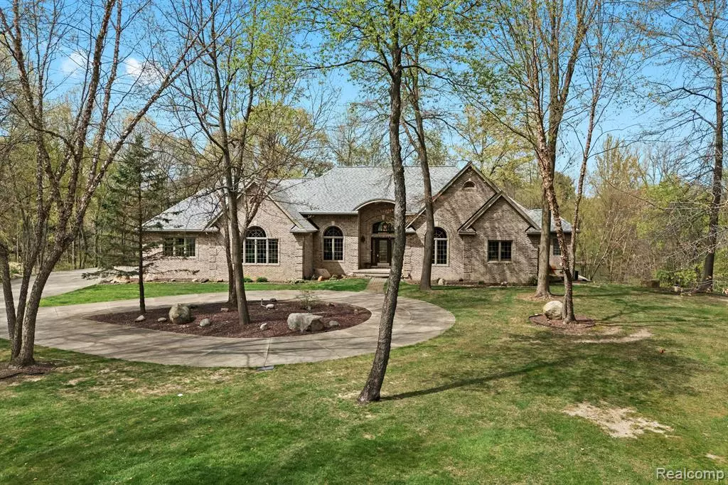 Brighton, MI 48114,9997 APPLEGATE Lane