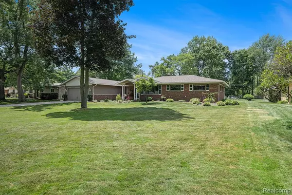 Shelby Twp, MI 48316,53321 Suzanne Avenue