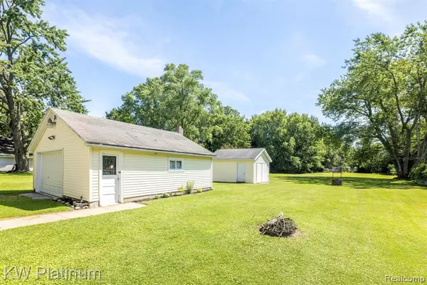 Fort Gratiot, MI 48059,4112 Bonisteel Road