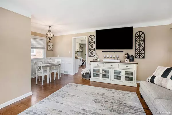 Royal Oak, MI 48073,422 Jeffrey Avenue