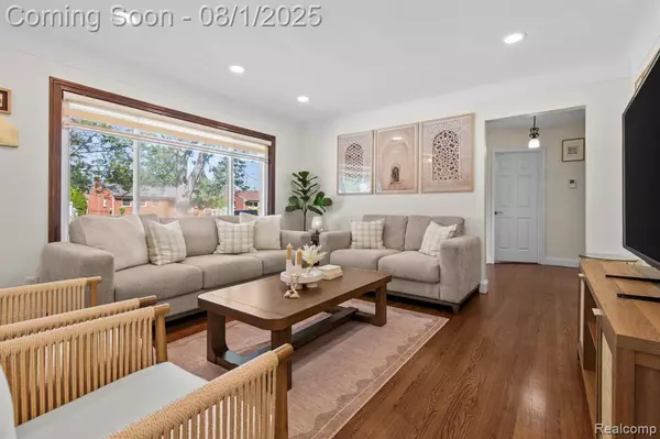 Dearborn Heights, MI 48127,6140 Plainfield Street