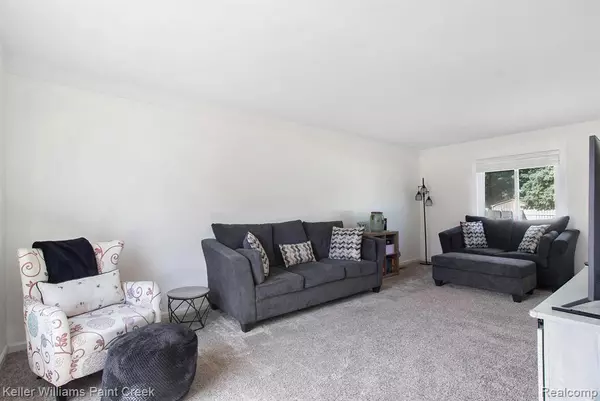 Waterford, MI 48327,1092 Meadowlark Drive