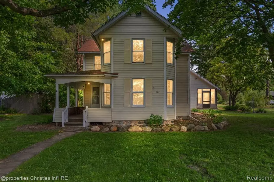 157 E Elmwood, Leonard, MI 48367