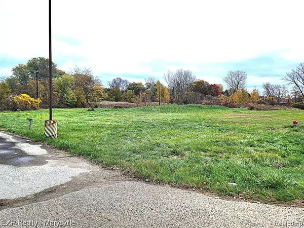 Fort Gratiot, MI 48059,4718 24th Avenue