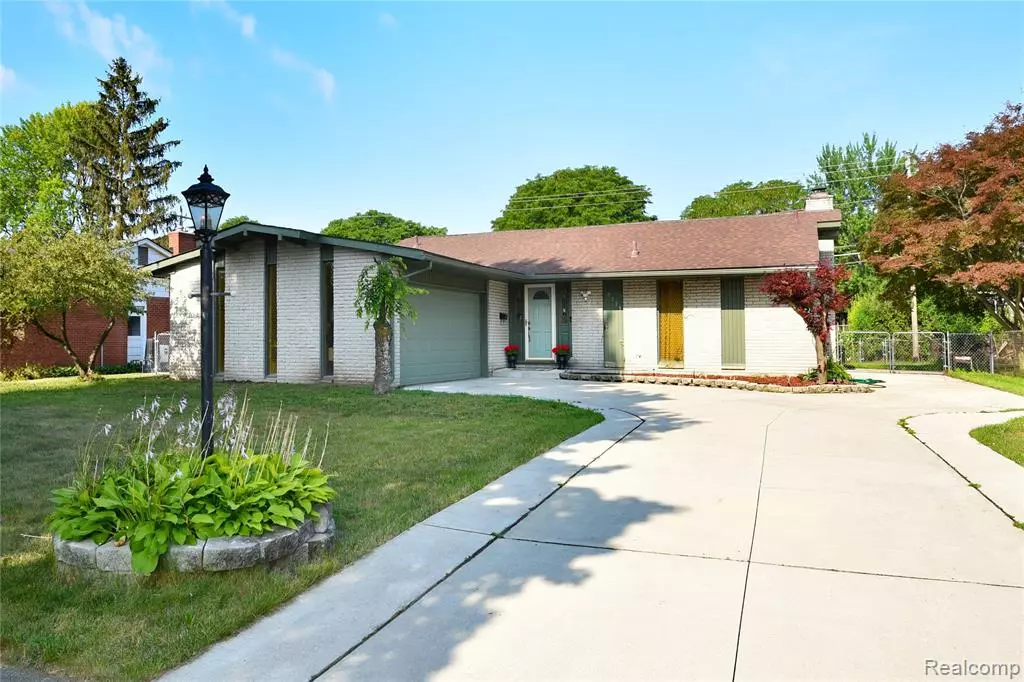 Livonia, MI 48152,18529 Westbrook Drive