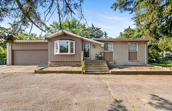 7716 Highland Road, White Lake, MI 48383