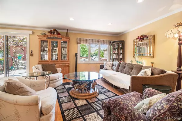 Plymouth, MI 48170,12396 Pinecrest Drive