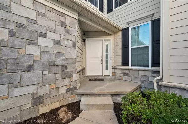Novi, MI,42749 Cardinal Way