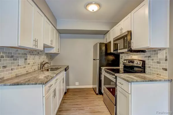 2159 Decker Rd, Walled Lake, MI 48390