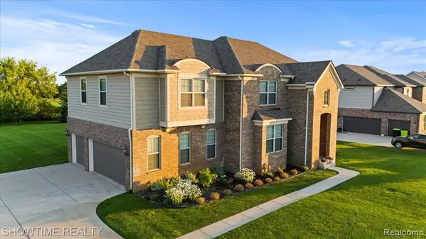 Rochester, MI 48306,102 Oakland Crest Drive