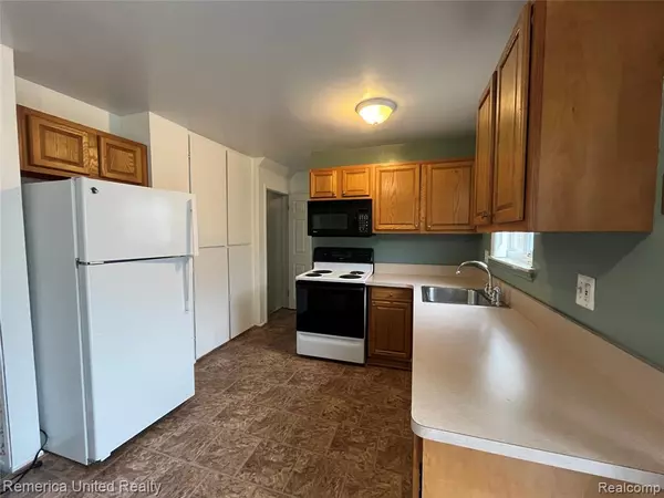 Roseville, MI 48066,27766 Eastwick