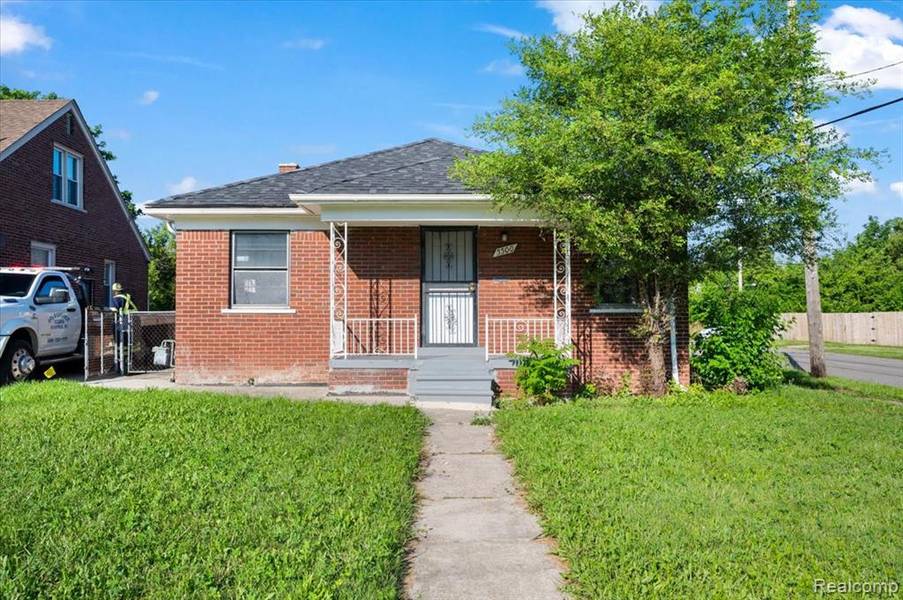 5500 Chalmers Street, Detroit, MI 48213