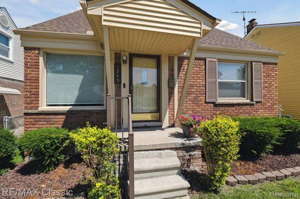 Dearborn, MI 48124,3249 Woodside Street