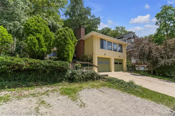 Ann Arbor, MI 48105,1558/1560 W Jones SW Drive