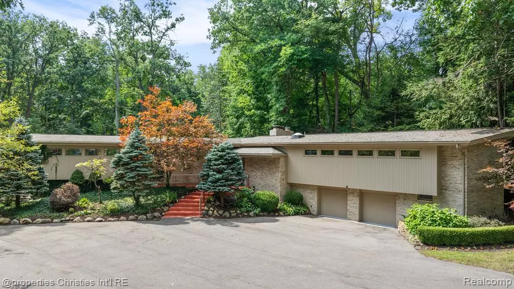 1391 CEDAR BEND Drive, Bloomfield Hills, MI 48302