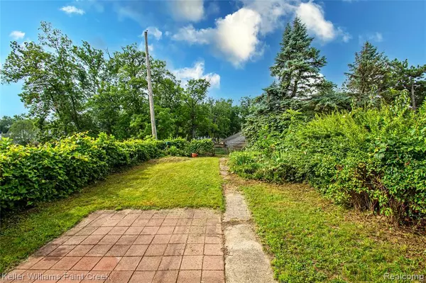 West Bloomfield, MI 48324,6903 Dandison Boulevard