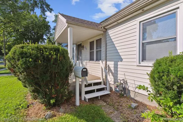 Redford, MI 48239,15955 Leona Drive
