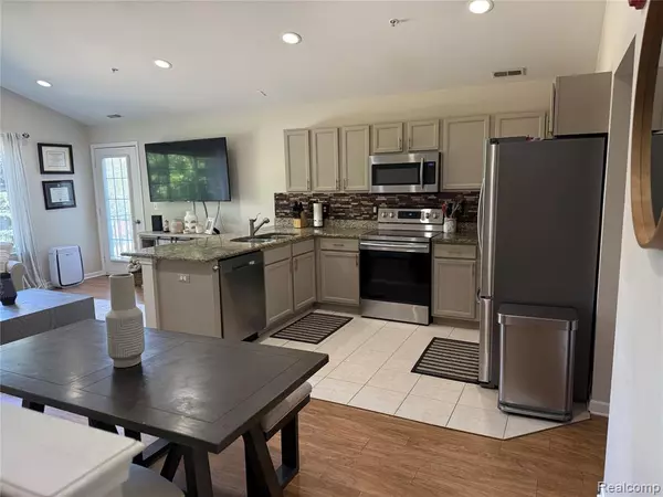 Utica, MI 48315,45533 Hidden View Court