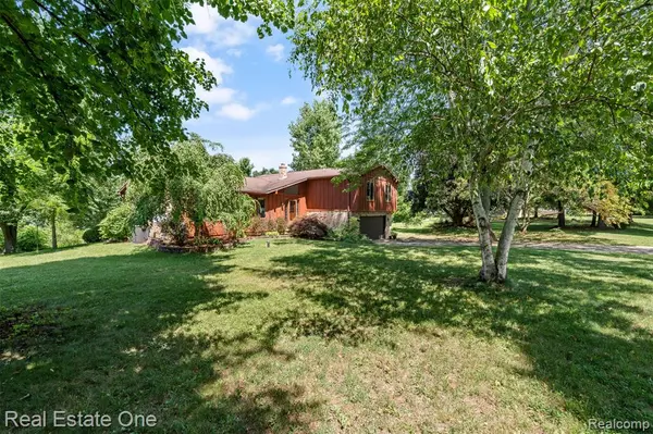 Fenton, MI 48430,11509 Nora Drive