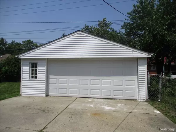 Eastpointe, MI 48021,16175 Stricker Avenue