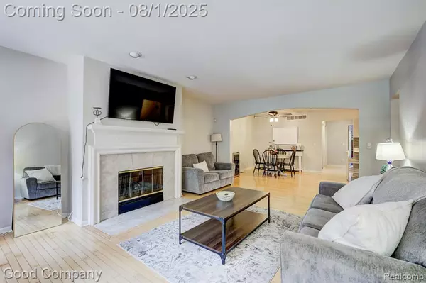 Royal Oak, MI 48067,132 Tiffany Lane