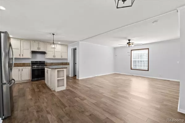 South Lyon, MI 48178,11045 Woodland Ridge Court