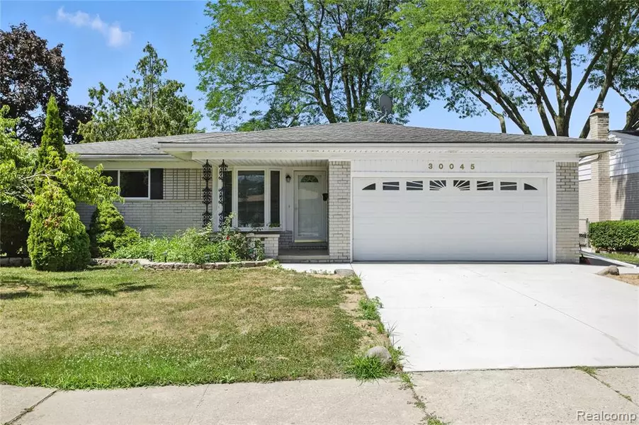 30045 Smith Drive, Warren, MI 48093