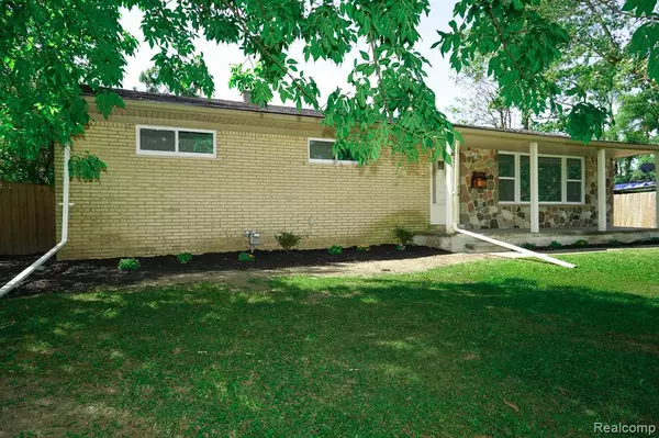 Southfield, MI 48076,29140 Candlewood Lane
