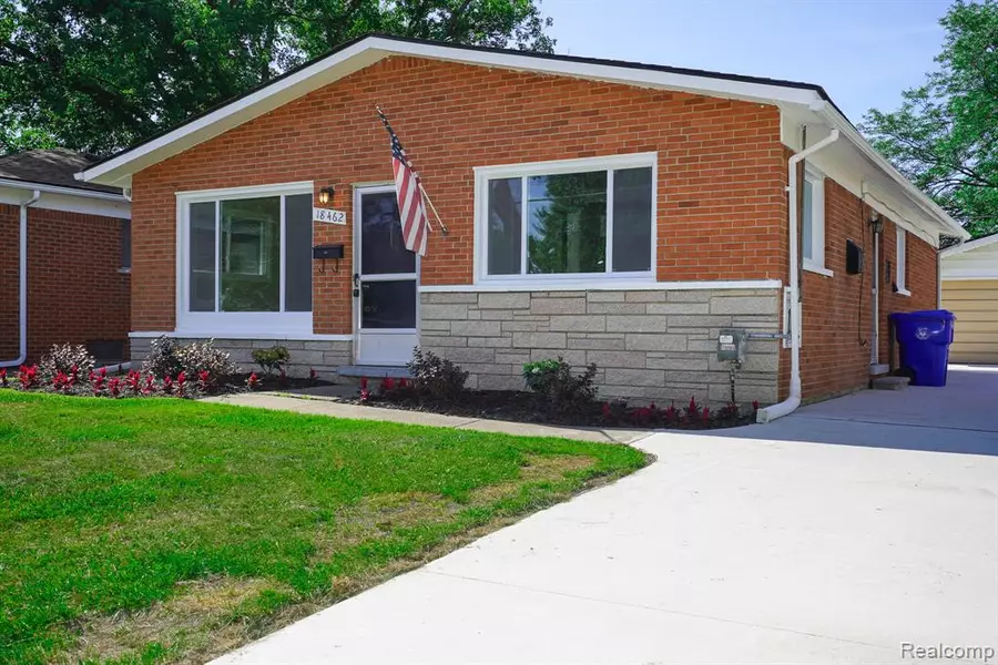 18462 Masonic, Fraser, MI 48026