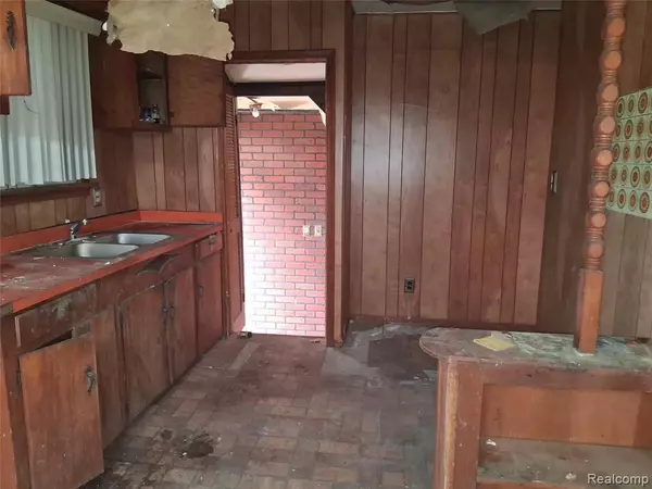 Highland Park, MI 48203,709 E MARGARET Street