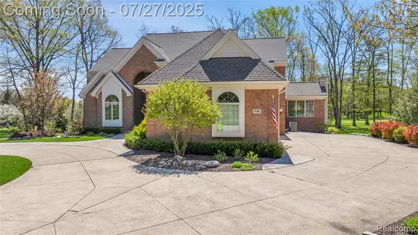 Highland, MI,736 Inverness
