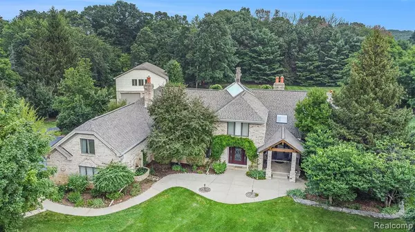 841 OLD MILFORD FARMS, Milford, MI 48381