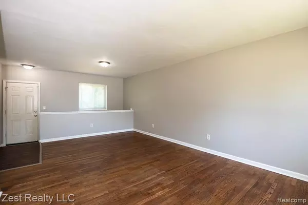 Clinton Twp, MI 48035,21681 LAUREL Street