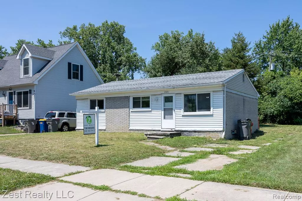 Clinton Twp, MI 48035,21681 LAUREL Street