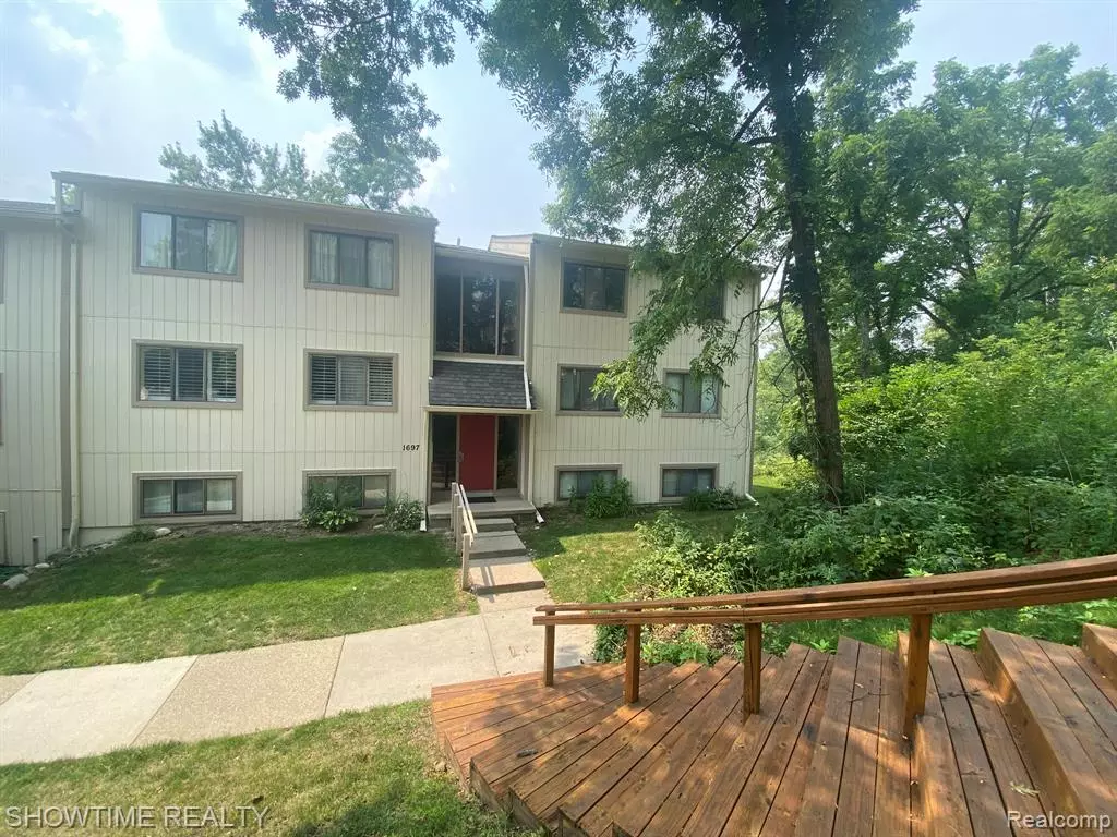 Rochester Hills, MI 48309,1697 Riverside Drive