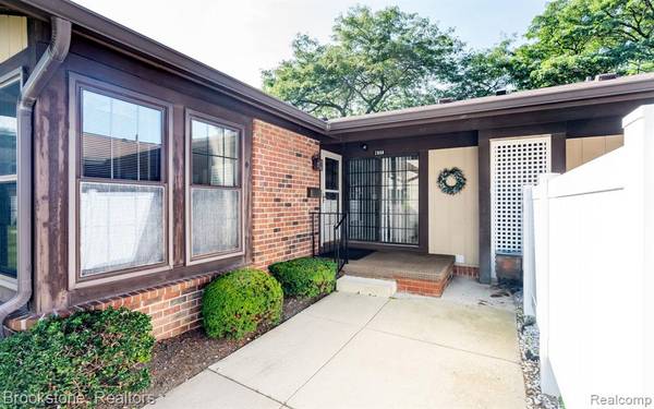 Troy, MI 48083,2808 Roundtree Drive