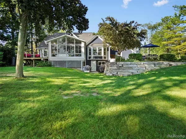 Fenton, MI 48430,11285 Katrine Drive