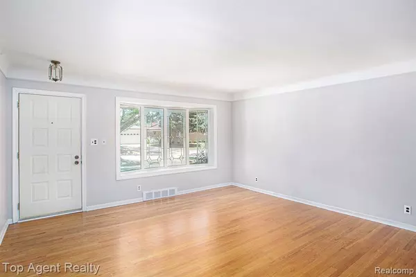 Warren, MI 48091,26279 Eureka Drive