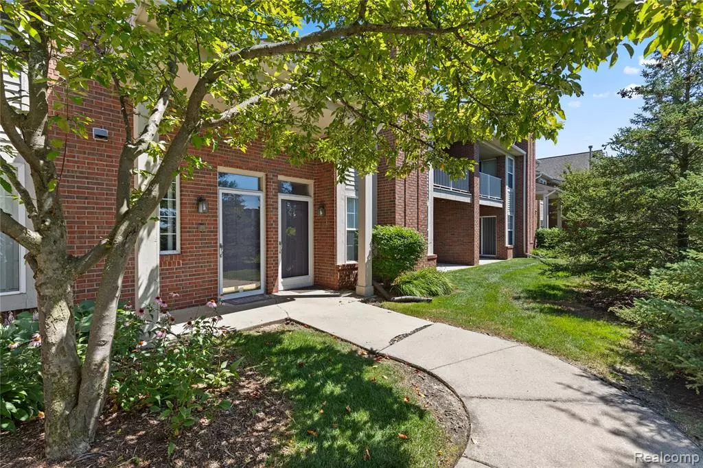 Clinton Twp, MI 48038,43165 Woodbridge Drive