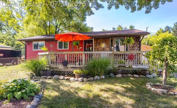6621 Doyon S Drive, Waterford, MI 48327
