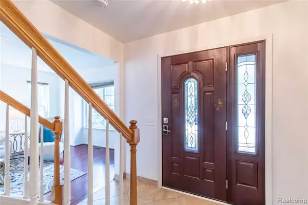 Novi, MI,47302 Butler Lane