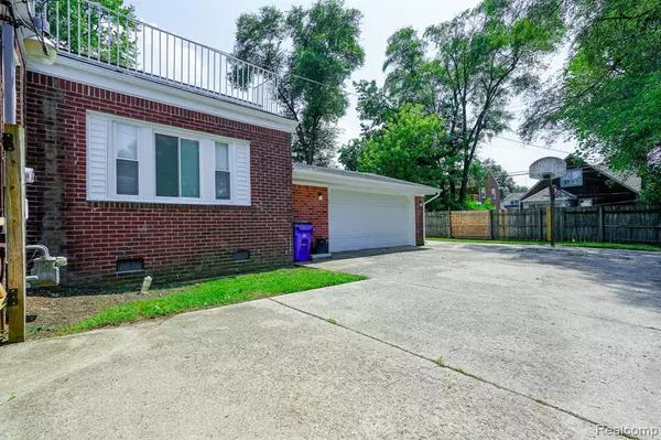 Detroit, MI 48215,243 Newport Street