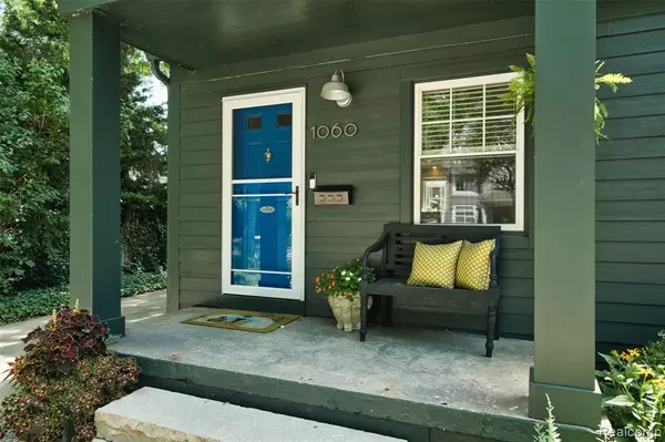 Birmingham, MI 48009,1060 Hazel Street