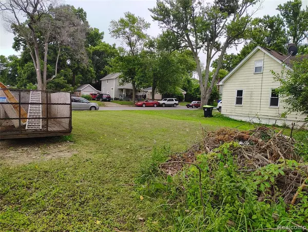 Pontiac, MI 48340,821 Robinwood Street