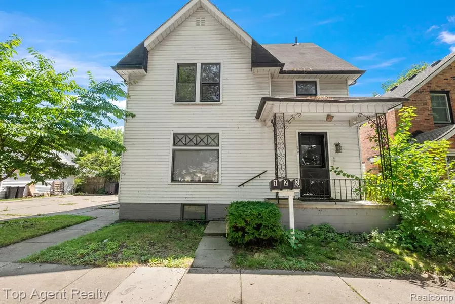 74 Washington Street, Mount Clemens, MI 48043