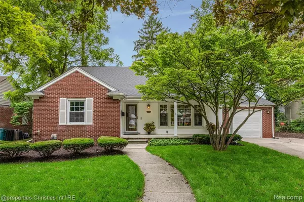 13323 Hart Avenue, Huntington Woods, MI