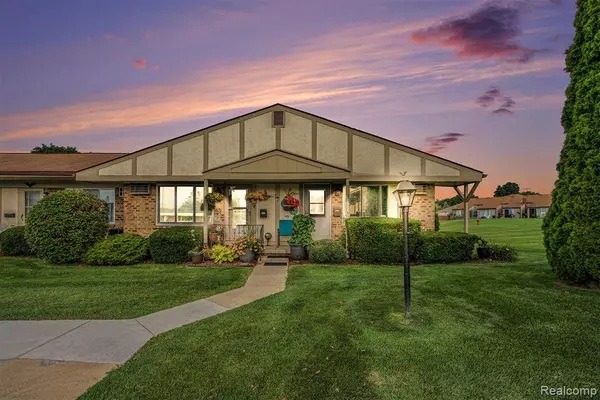 South Lyon, MI 48178,25235 Franklin Terrace Road