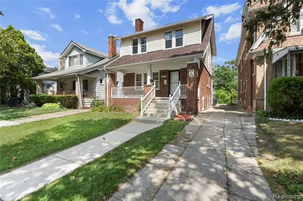 12076 CLOVERLAWN Street, Detroit, MI 48204